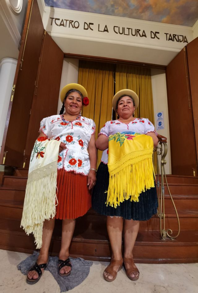 Las copleras Sara Paredes y Zulma Lema.
