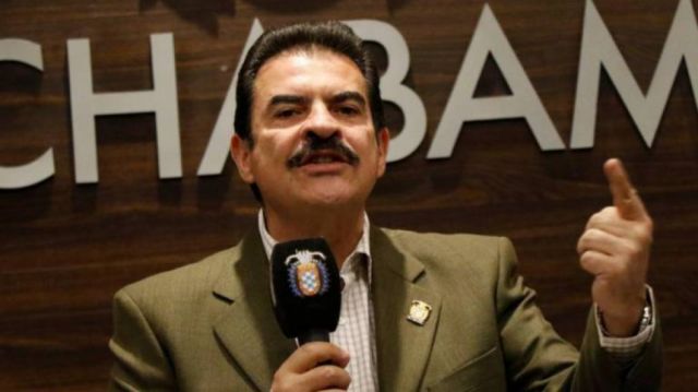 Sentencian a Manfred Reyes Villa a un mes de cárcel