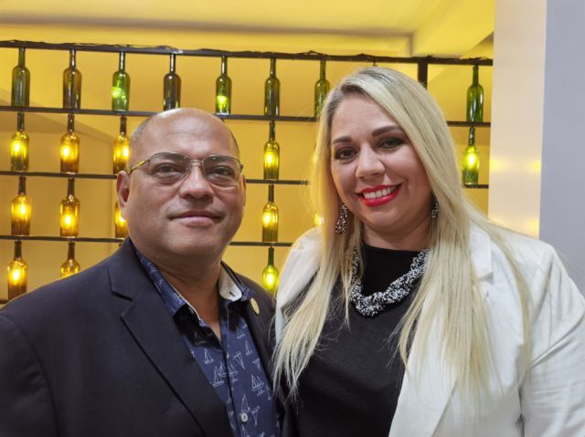 Fernando Dávila y Verónica Navajas, director internacional y gerente general de NBN Living Bolivia.