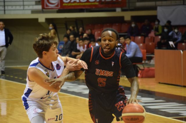 La Salle perdió en casa duelo directo ante San Simón