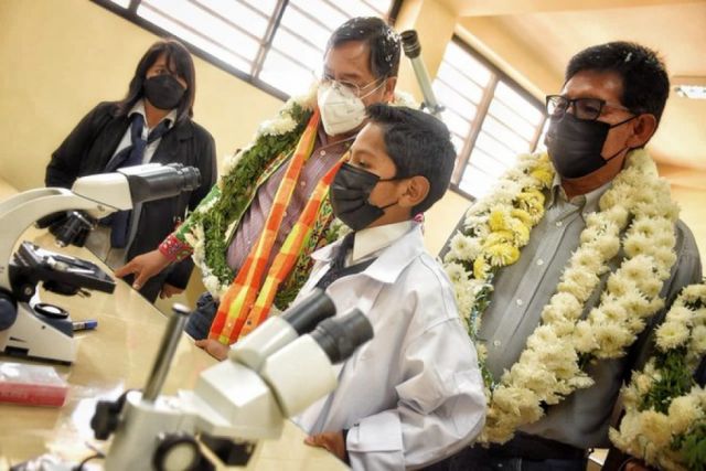 Arce exhorta a reforzar la vacunación anticovid al retorno de estudiantes a clases Arce exhorta a reforzar la vacunación anticovid al retorno de estudiantes a clases