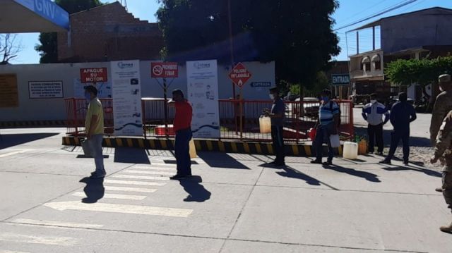 Militares custodian surtidores en Bermejo para evitar contrabando 