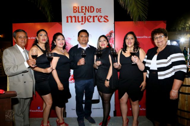 Familia Vilte junto a Julián Rodríguez, Julio César Rodríguez, Irma Segovia.