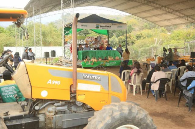 Familias de Aguayrenda reciben insumos con el Prosol