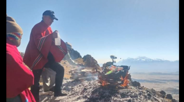 García Linera reaparece en Achacachi y presenta su ofrenda en la tierra donde fue guerrillero
