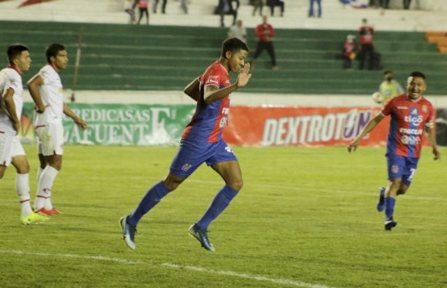 La “U” de Sucre vence a Vinto en la lucha por eludir el descenso