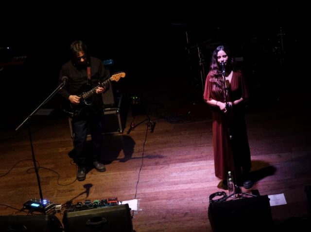 Grillo y Mayra González.