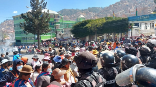 17 colegios y 10 mil estudiantes no pasan clases con regularidad por el conflicto cocalero