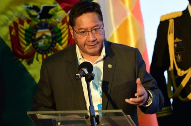 Presidente alerta que “hay riesgos” en el país