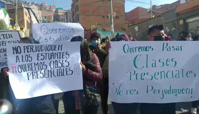 Padres de familia y vecinos se movilizan en demanda de solución al conflicto cocalero