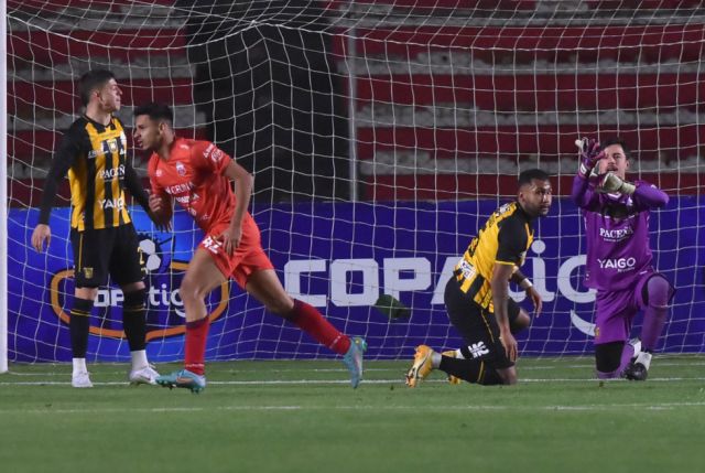 Guabirá frena la racha  triunfal de The Strongest