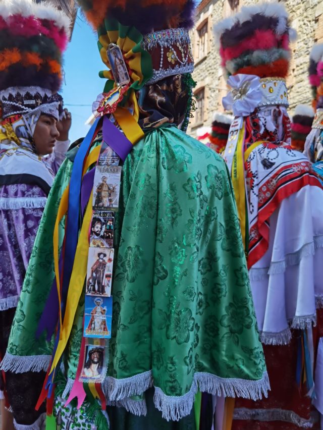 Con varias salidas a cuestas.