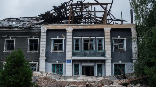 Ucrania ataca un colegio con lanzamisiles HIMARS en la república de Lugansk