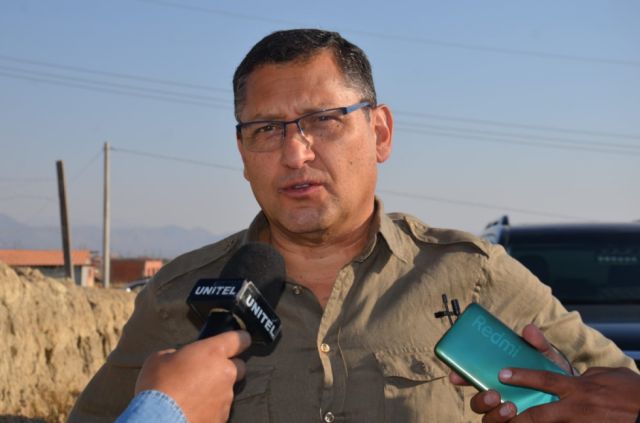 Gobernador de Tarija ya firmó contrato de préstamo con el banco Bisa