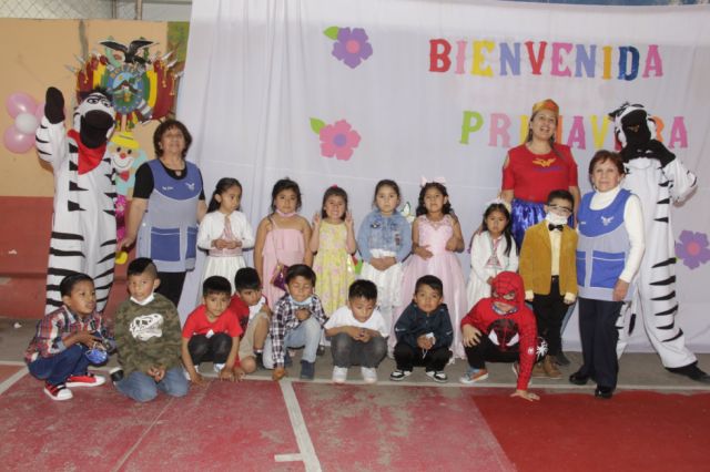 San Luis 2do C con la profe Julia Avendaño y la directora Marina