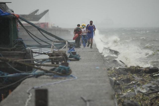 El tifón Noru golpea el norte de Filipinas