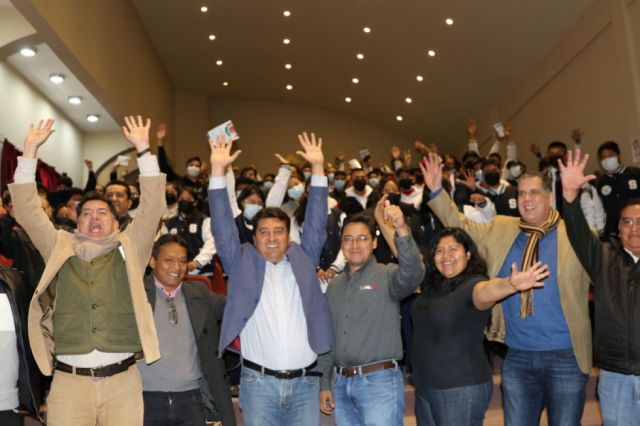 Alcaldía de Tarija canaliza becas universitarias en tecnología 