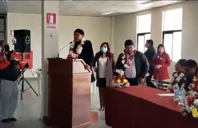 Firman convenio para abrir una oficina de Derechos Reales en el mercado Bolívar de Tarija