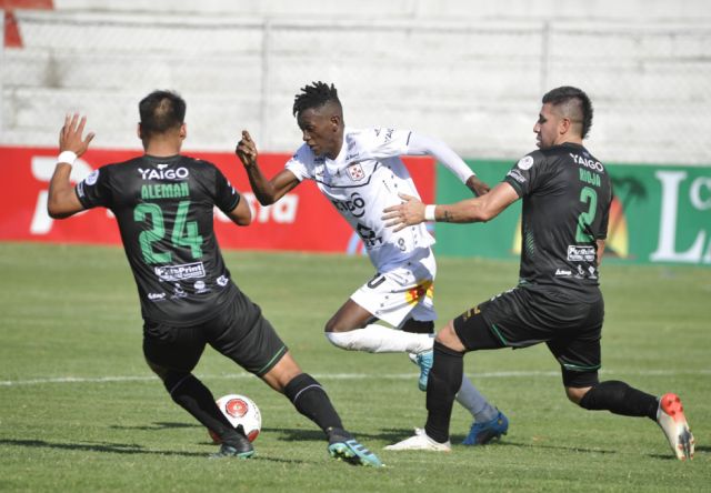Mina rescata a Real Santa Cruz  de la derrota ante Tomayapo