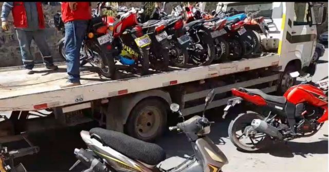 Alcaldía levanta motocicletas mal estacionadas en Tarija