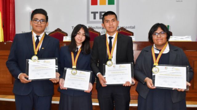 La unidad educativa Aniceto Arce gana las Olimpiadas de la Democracia Intercultural en Tarija