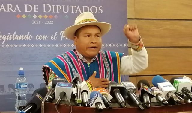 Reaparece el diputado señalado por pedir ‘pega’ judicial y cree que hay una ‘tramoya’ y ‘racismo’ en su contra