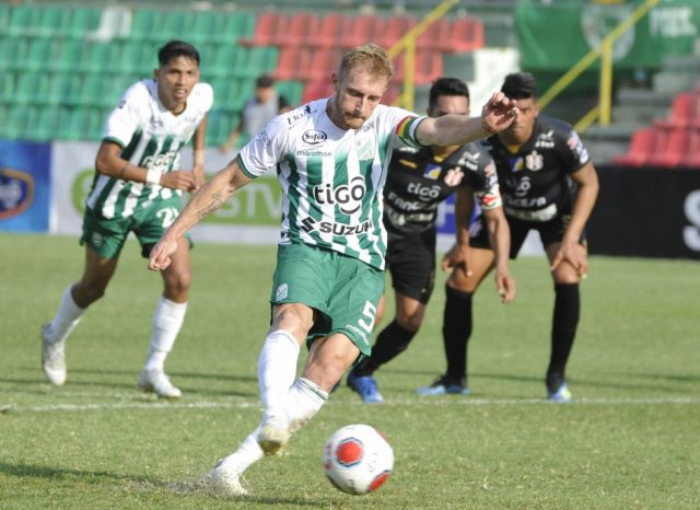 Oriente empata con “Inde”  en partido de tres penales 