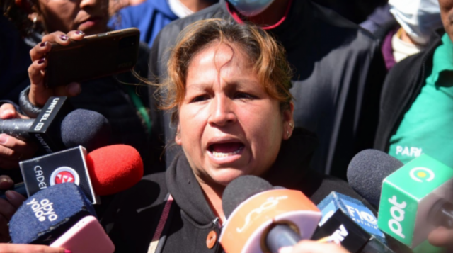 Dictan detención domiciliaria para líder cocalera