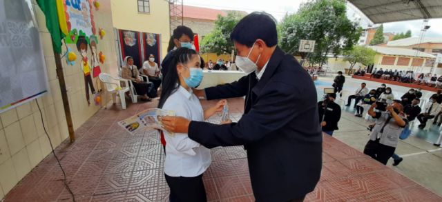 Mas de 111 mil estudiantes de Tarija se beneficiarán con el bono Juancito Pinto