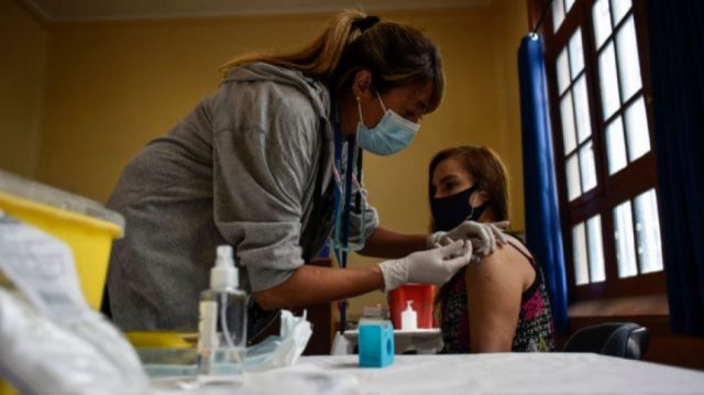 Covid: Aumenta tasa de positividad en Chile