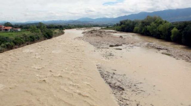 El río Camacho se quedó sin agua en Uriondo 
