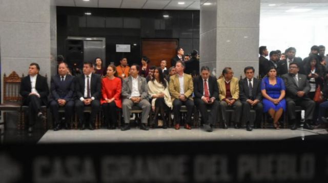 Arce retornó al gabinete ras superar un cáncer