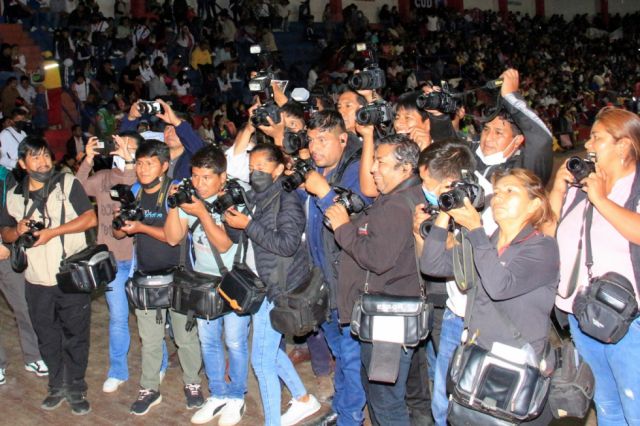 Emoción y competencia hasta entre fotógrafos.