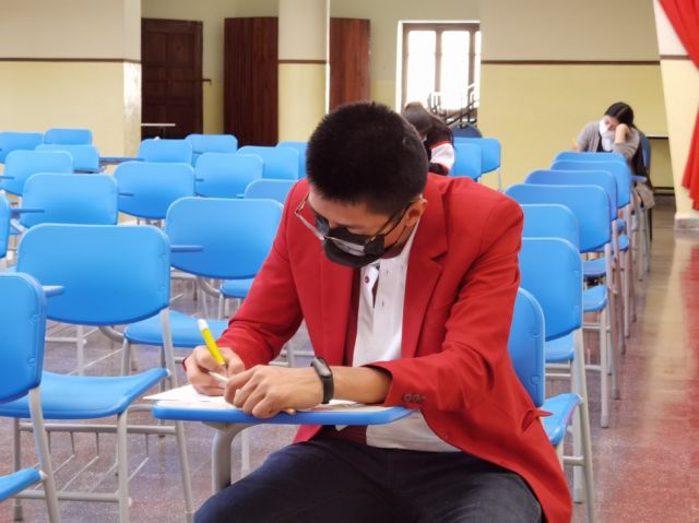 Respondiendo hasta el final.
