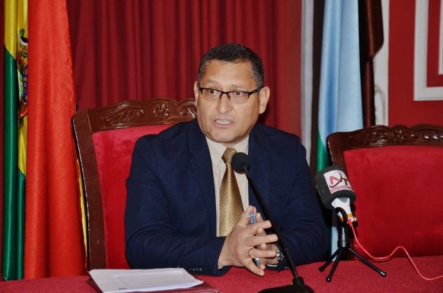 Montes plantea rebajas de Setar al sector productivo
