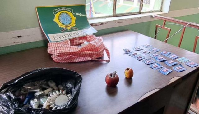 Hallan marihuana dentro de manzanas, la Policía no descarta que se trate de un tipo de microtráfico