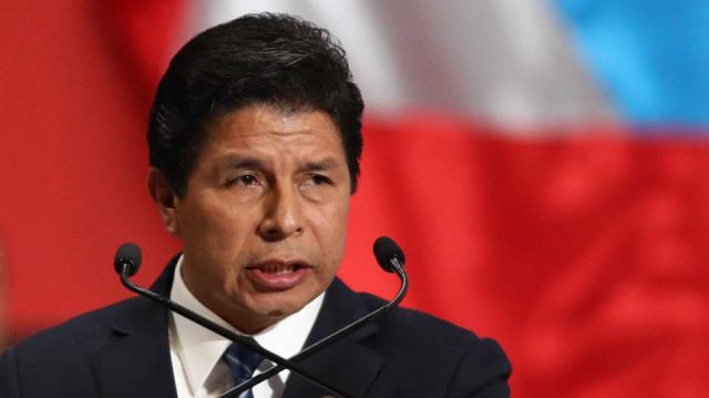 Castillo pide aplazar sesión sobre “traición a la patria”