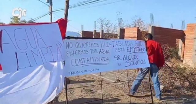 Tras bloqueo en San Jacinto, Alcalde compromete compra de bomba de agua