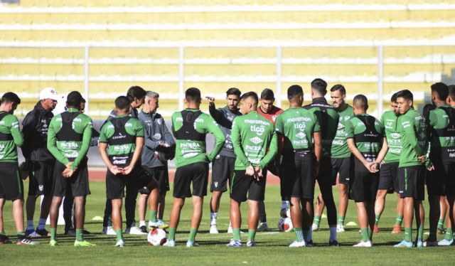 La Selección Nacional viaja  con dudas en su formación