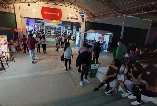 Descanso y comunicación entre pabellones.