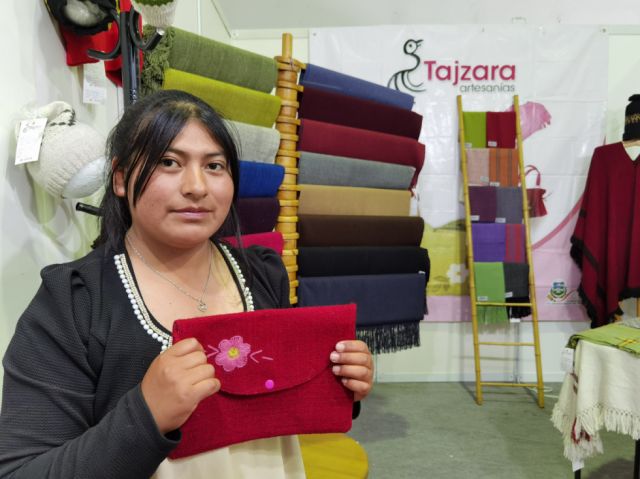 Ermelinda Espinoza de Tajzara Artesanías.