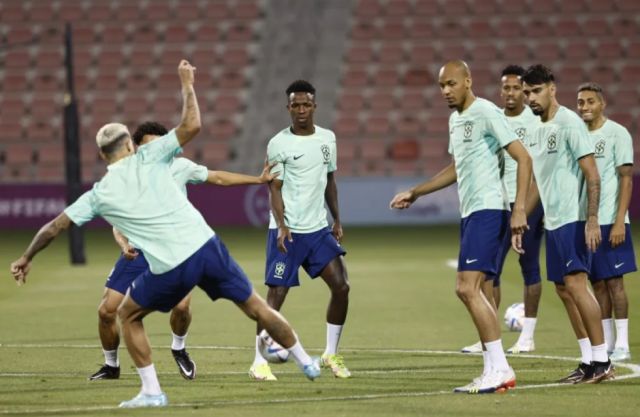 A por los cuartos con Neymar y sin lateral izquierdo definido