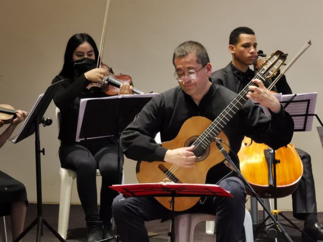 El guitarrista clásico Marcos Puña