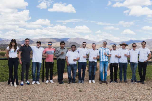 Panorámica de los participantes en el valle chapaco