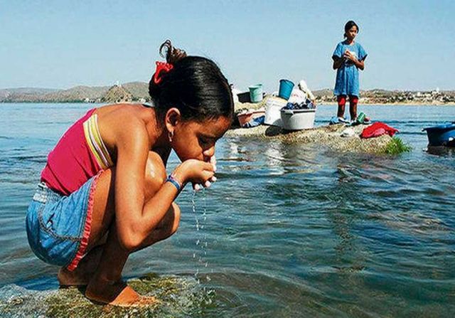 Denuncian un alto consumo de agua con tóxicos en Perú