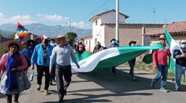 Avasalladores golpean a productores de Punata