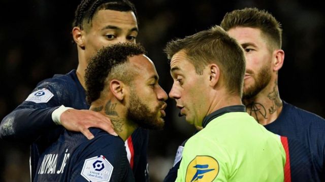 La insólita expulsión de Neymar en la victoria del PSG
