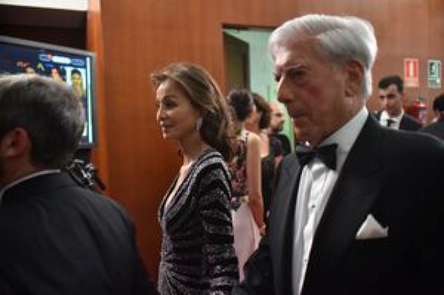 El cansancio de Isabel Preysler: "Ella esperó a que Mario Vargas Llosa volviese"