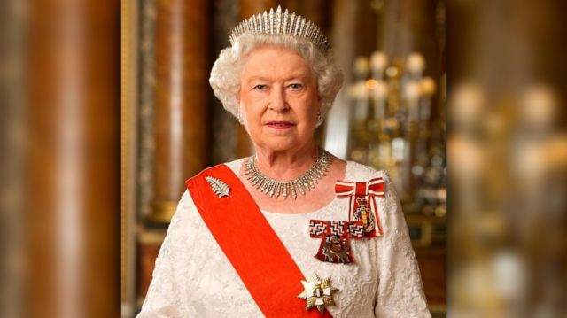 Reina Isabel II