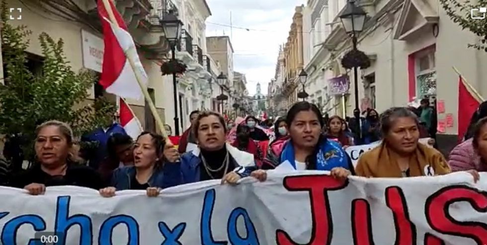 Entre protestas, cívicos definen hoy su hoja de ruta
